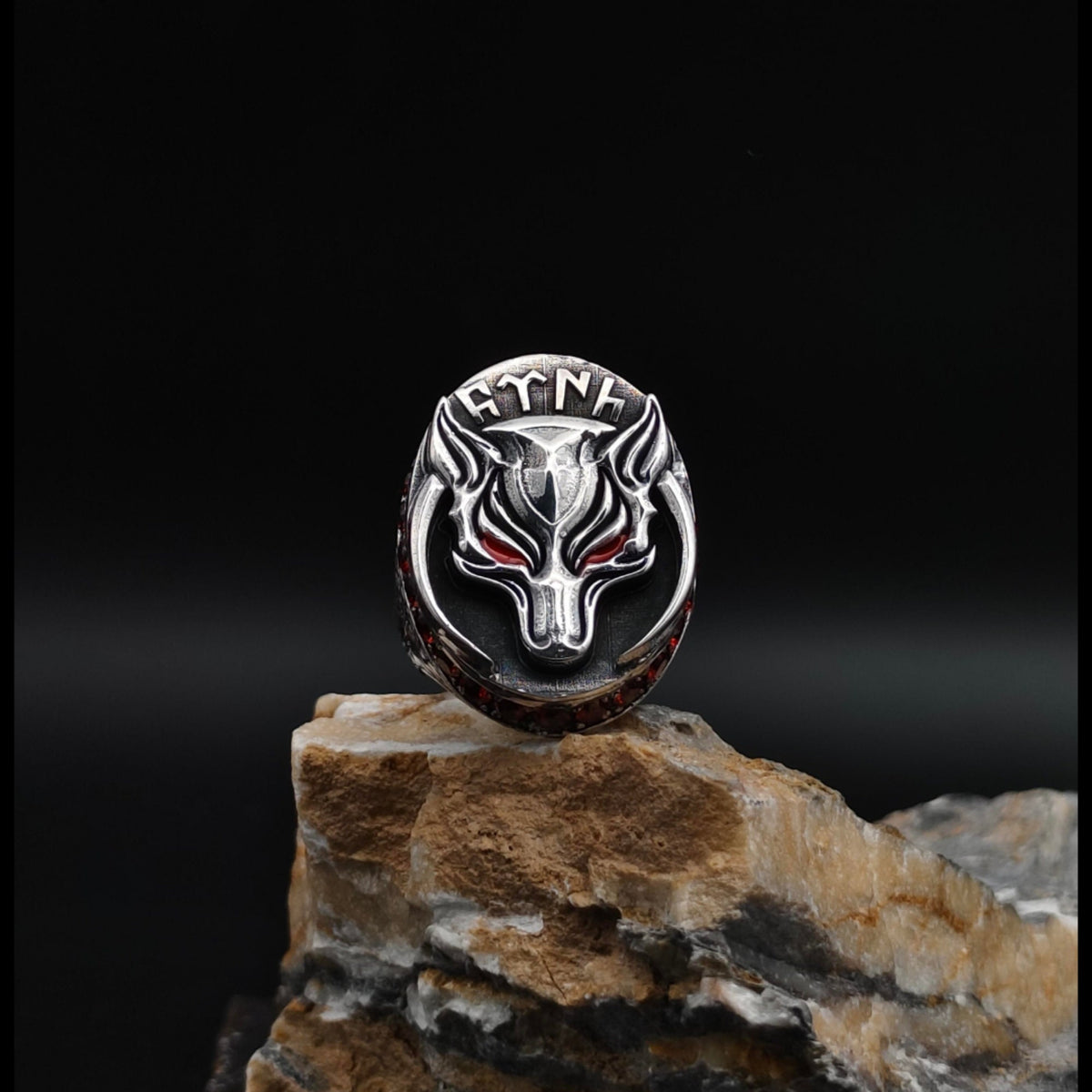 Red-Eyed Wolf Ring – Gökturk Script & Red Zircon | 925 Silver