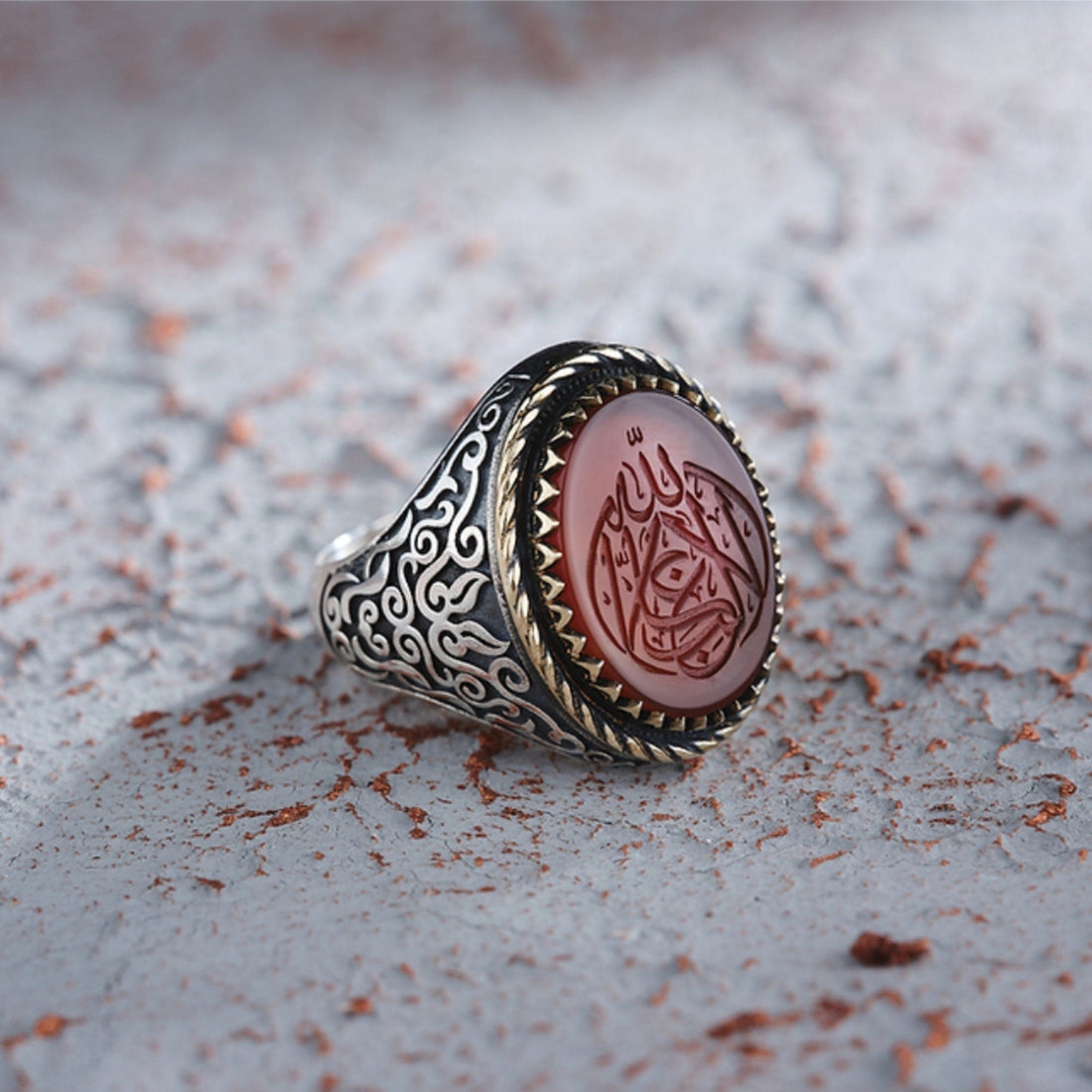 925 sterling silver ring with an oval red aqeeq (agate) stone engraved with La Ghalib Illa Allah