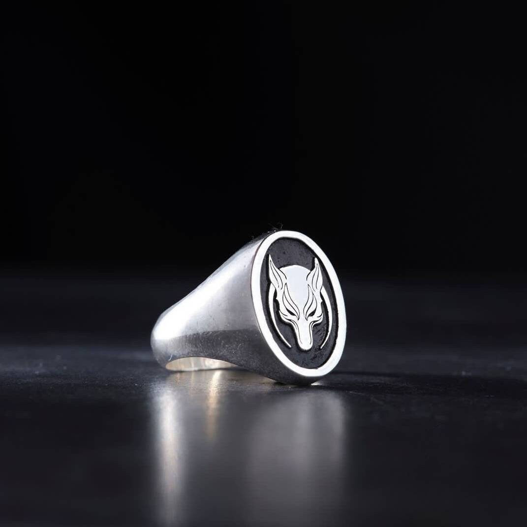 Börü wolf oval men's ring in 925 sterling silver