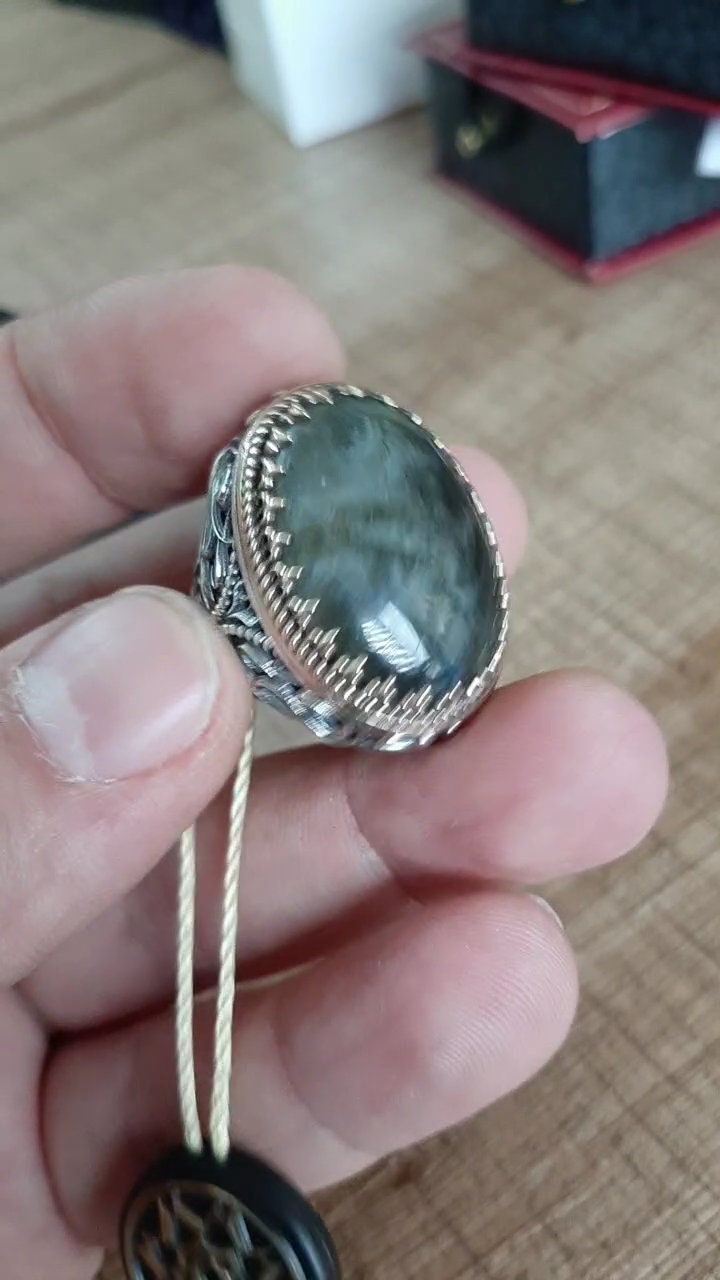 Labradorite men's ring – view 2