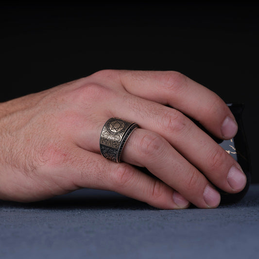 Seal of Solomon ring with Ottoman motifs and black zircon – view 2