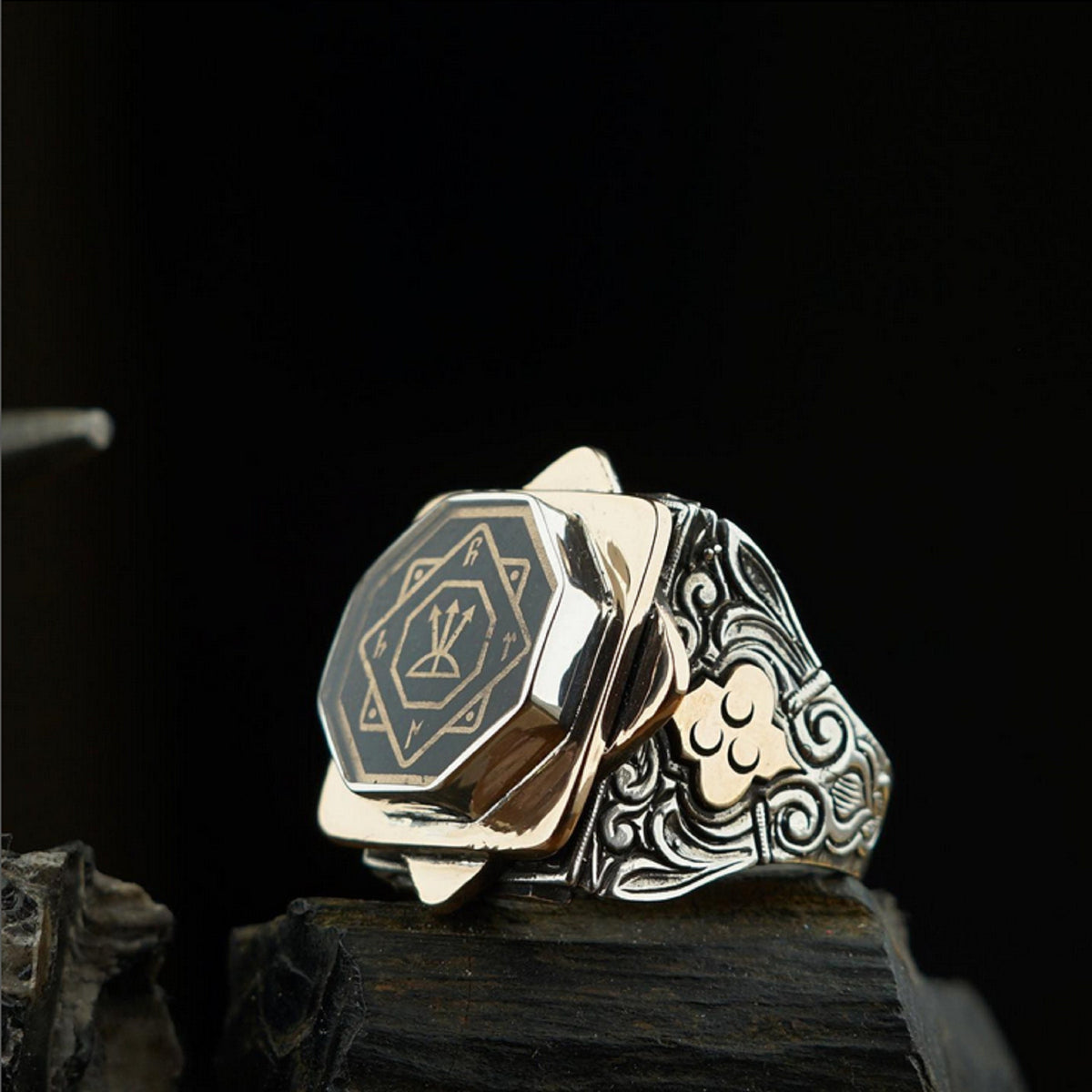 Oghuz Khan seal octagon ring – view 3