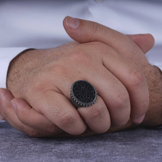 خاتم رجالي بيضاوي بالزركون الأسود – صورة 2