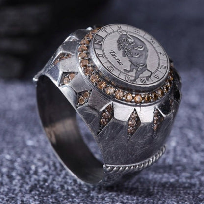 Sternzeichenring aus Sterlingsilber mit Stier-Motiv: Personalisierbar