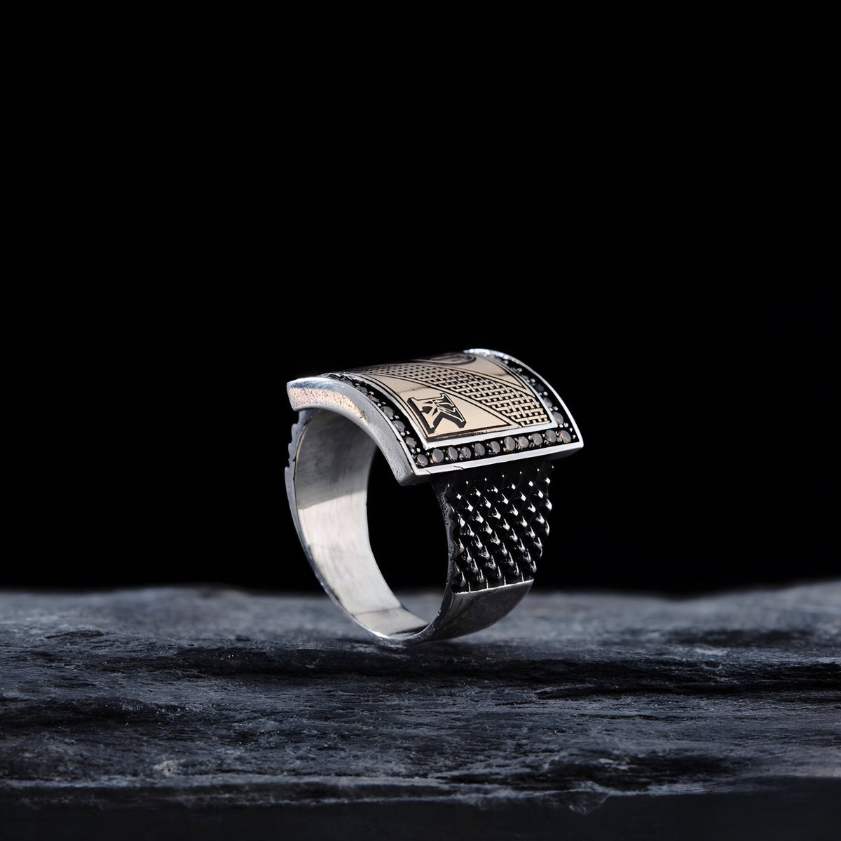 Personalized initial men's ring – view 3
