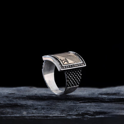 Personalized initial men's ring – view 3