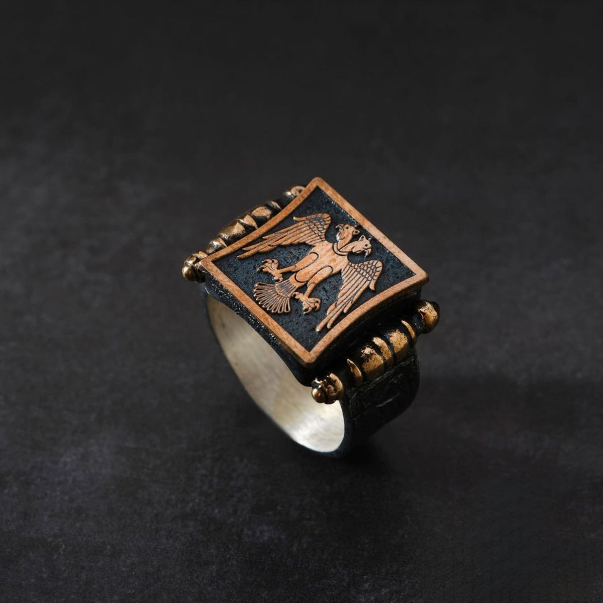 Seljuk double-headed eagle men's ring – view 4