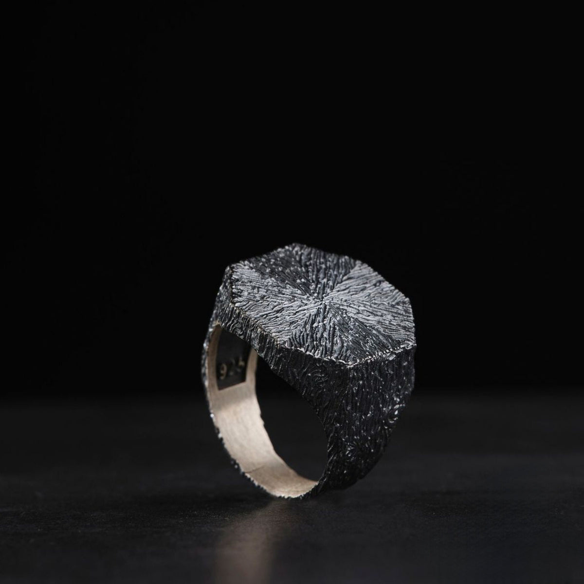 Plain oxidized worn-finish ring – view 4