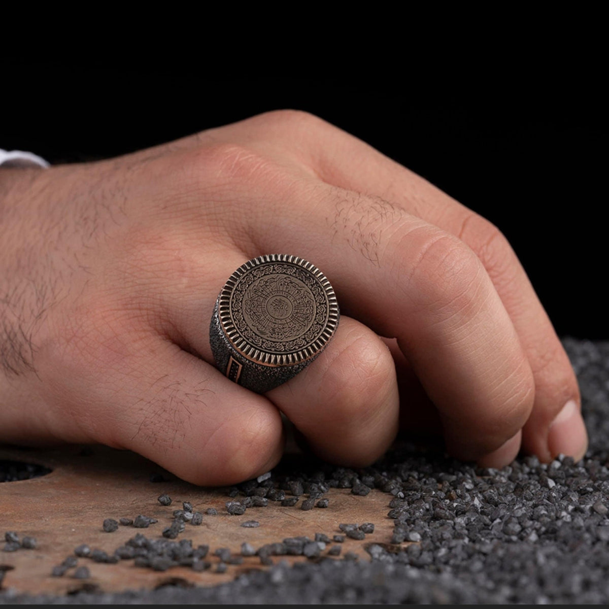 Surah Inshirah textured men's ring – view 2