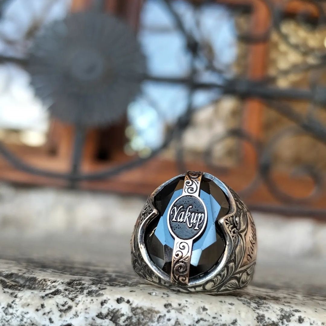 Black onyx men's name ring – view 3