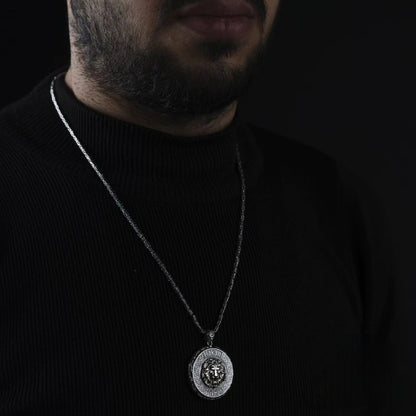 قلادة ميدالية الأسد بالاسم – صورة 3