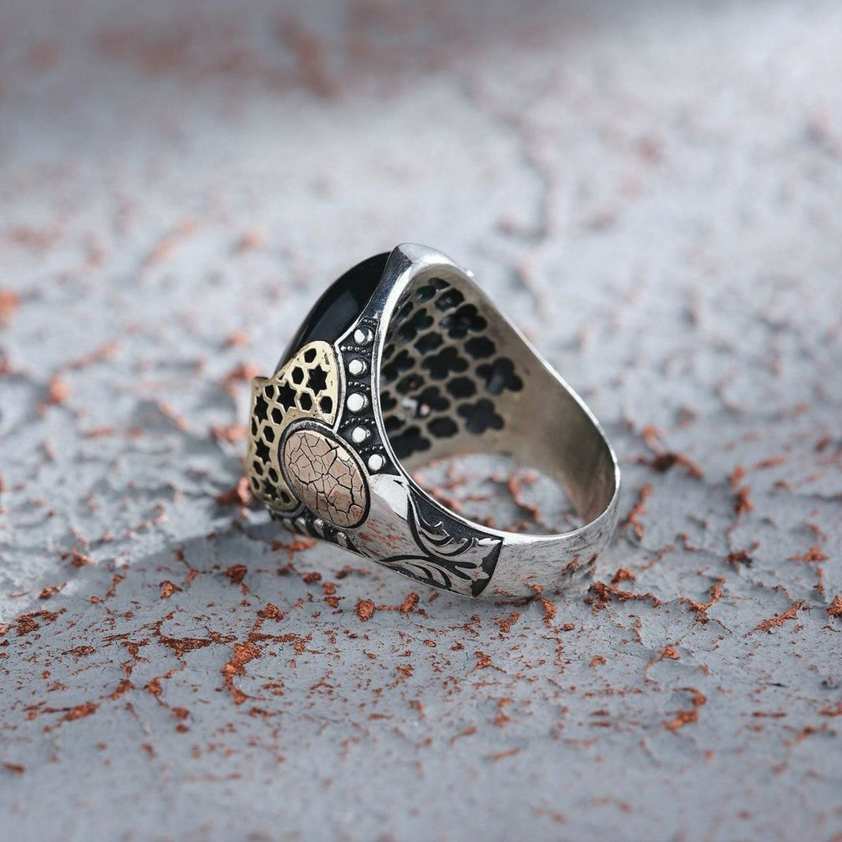 La Ghalibe Illallah Ring, Black Agate – view 4