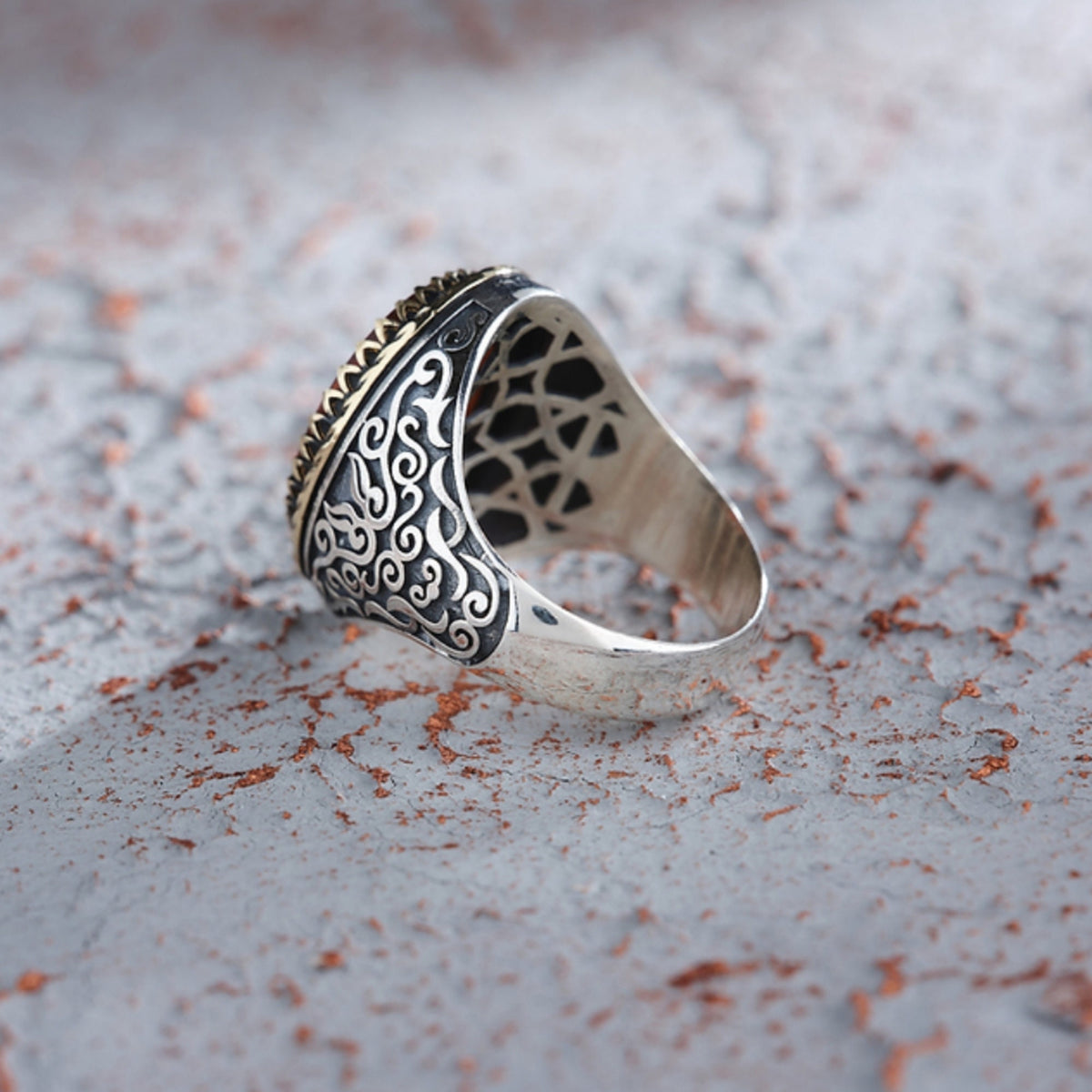 La Ghalibe Illallah Ring, Oval Red Agate (Aqeeq) – view 3