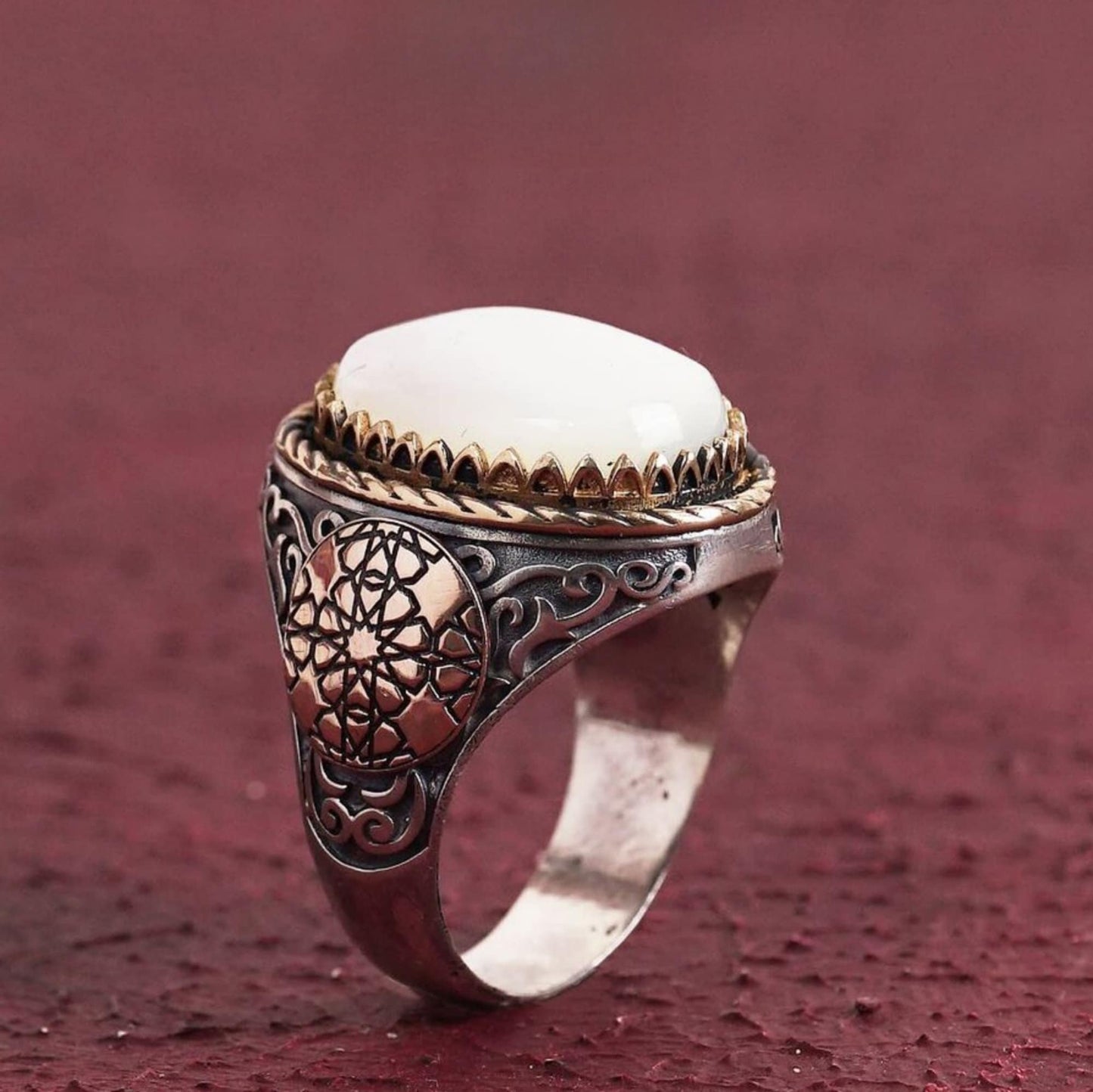 Ovaler Ring aus Sterlingsilber mit Perlmutt – handgefertigt und verstellbar