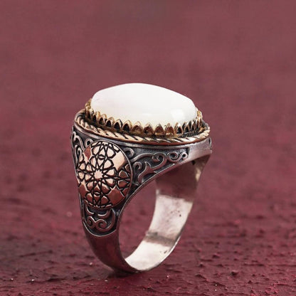 Ovaler Ring aus Sterlingsilber mit Perlmutt – handgefertigt und verstellbar