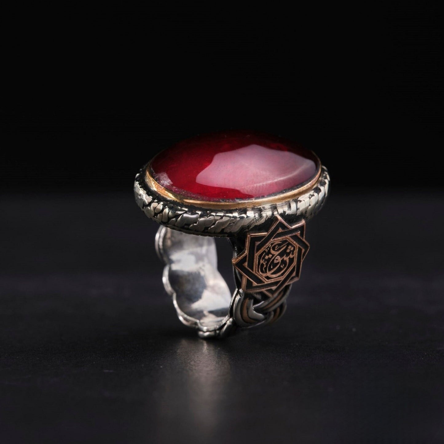 Handgefertigter Ring aus 925er Sterlingsilber mit rotem Bernstein – Valentinstagsgeschenk