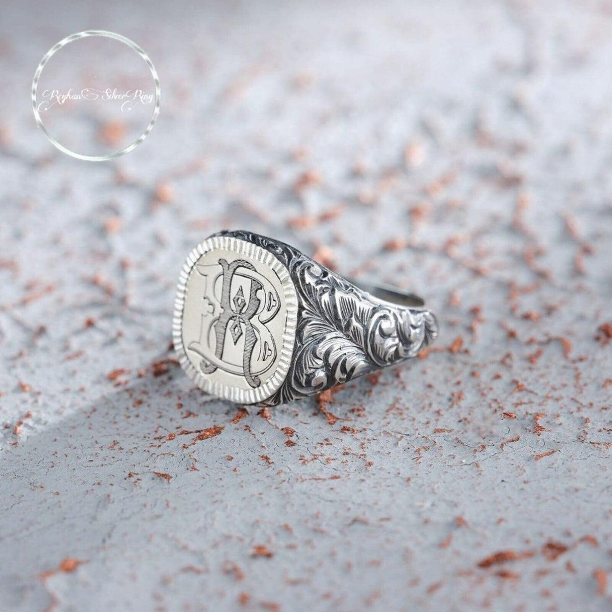 Monogram letter ring – view 3