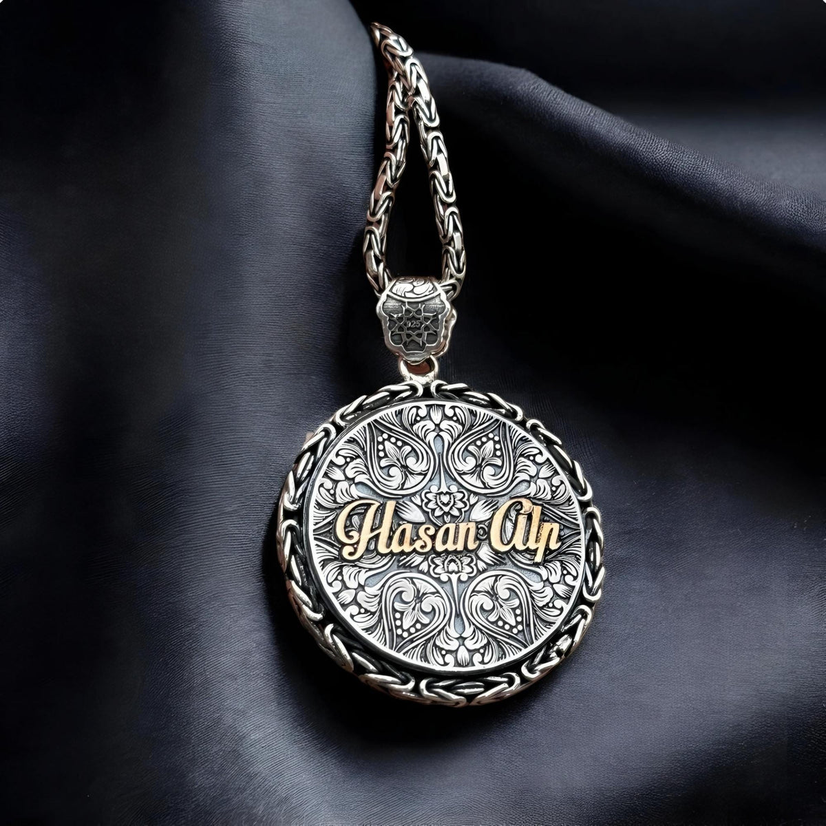 Ayat al-Kursi Medallion Necklace, Personalized Back, King Chain – view 2