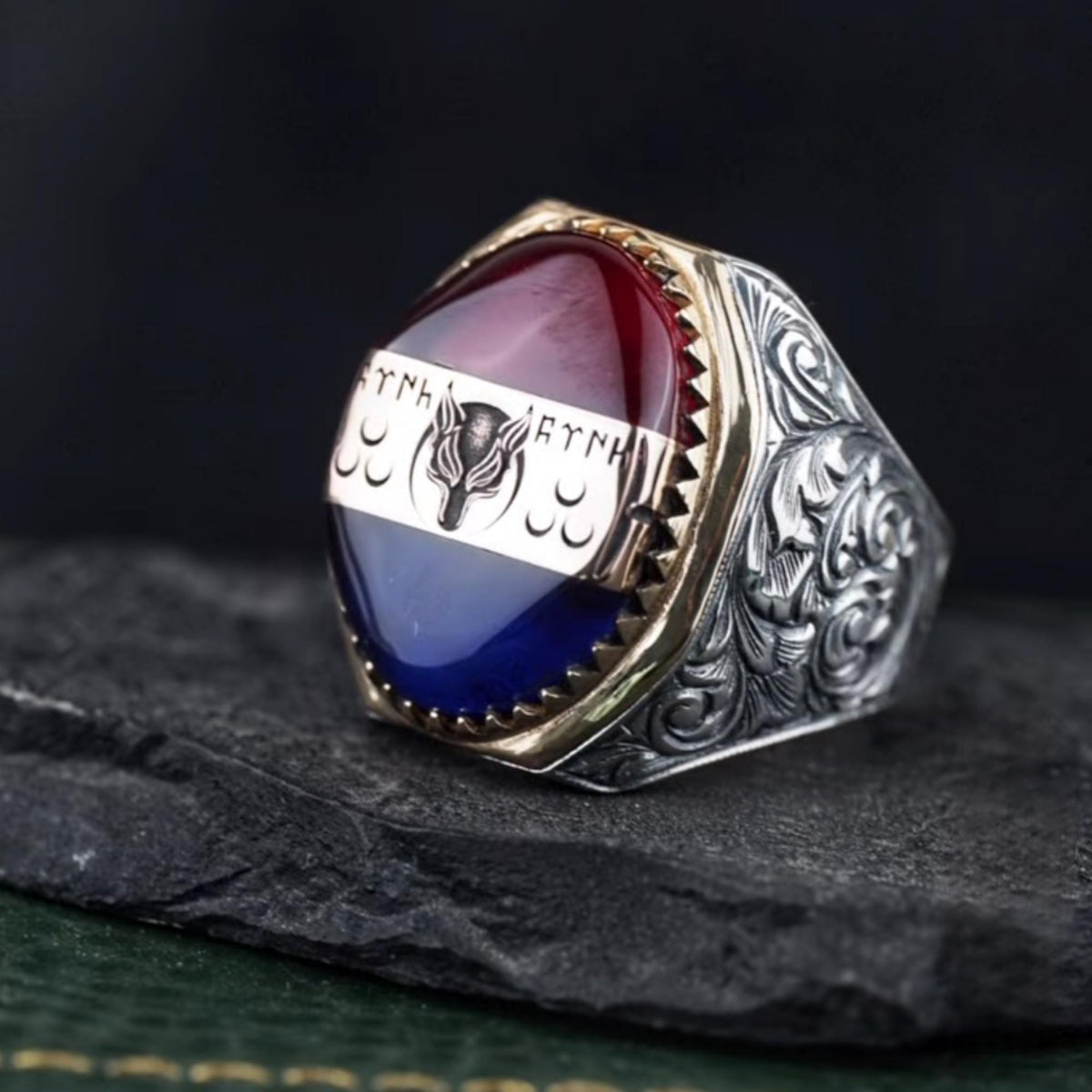 Börü wolf three crescents amber ring – view 3