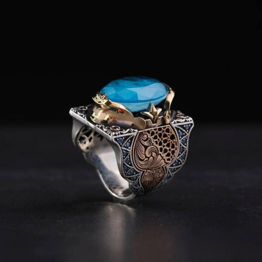 Handgefertigter Ring aus Sterlingsilber: Blauer Paraiba-Stein, Zirkonia-Akzente