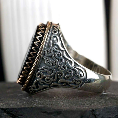 Initialenring aus Sterlingsilber: Gravierter schwarzer Achat, personalisierter Schmuck