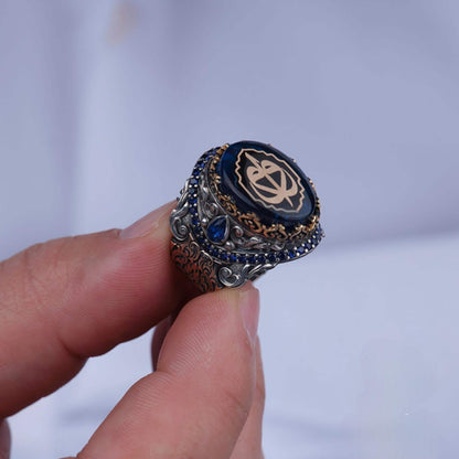 Elif & Vav Silberring mit blauem Bernstein – islamisch inspirierter Schmuck