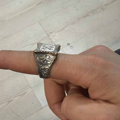 Initial signet ring with silver plate in bronze setting – view 3