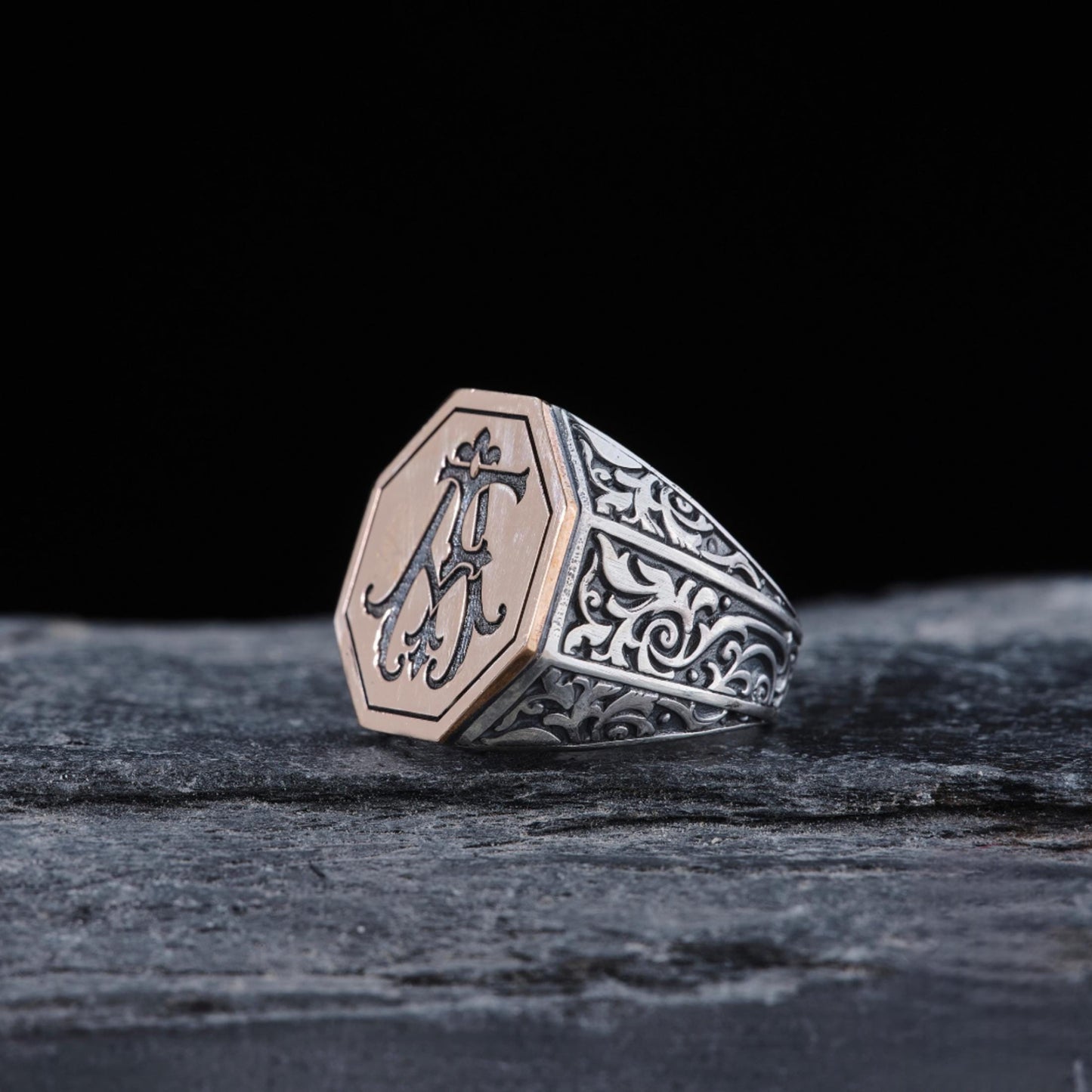 Achteckiger personalisierter Ring aus 925er Sterlingsilber – Unisex, handgefertigter Siegelring mit individuellem Buchstabenmotiv