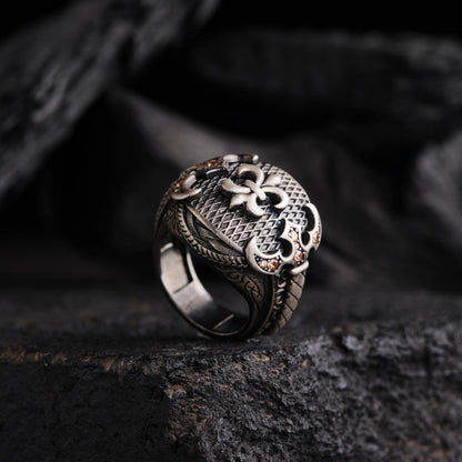 Hilt Herrenring aus Silber – Gelbe Topase, kursives Muster, handgefertigtes Unikat
