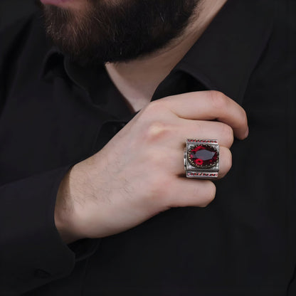 Handgefertigter Herren-Ritterring aus Silber mit rotem Zirkonia – Türkisch-osmanischer Schmuck