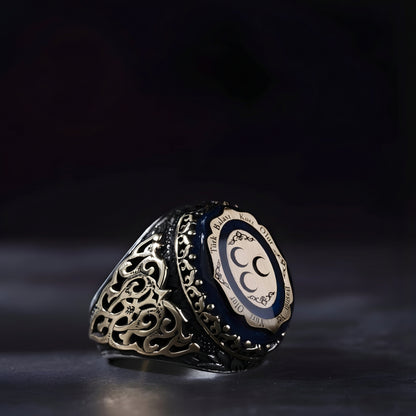 Herrenring aus geschnitztem Bernstein und Silber, Motiv: Drei Halbmonde und Wölfe, Schmuck aus der Türkei
