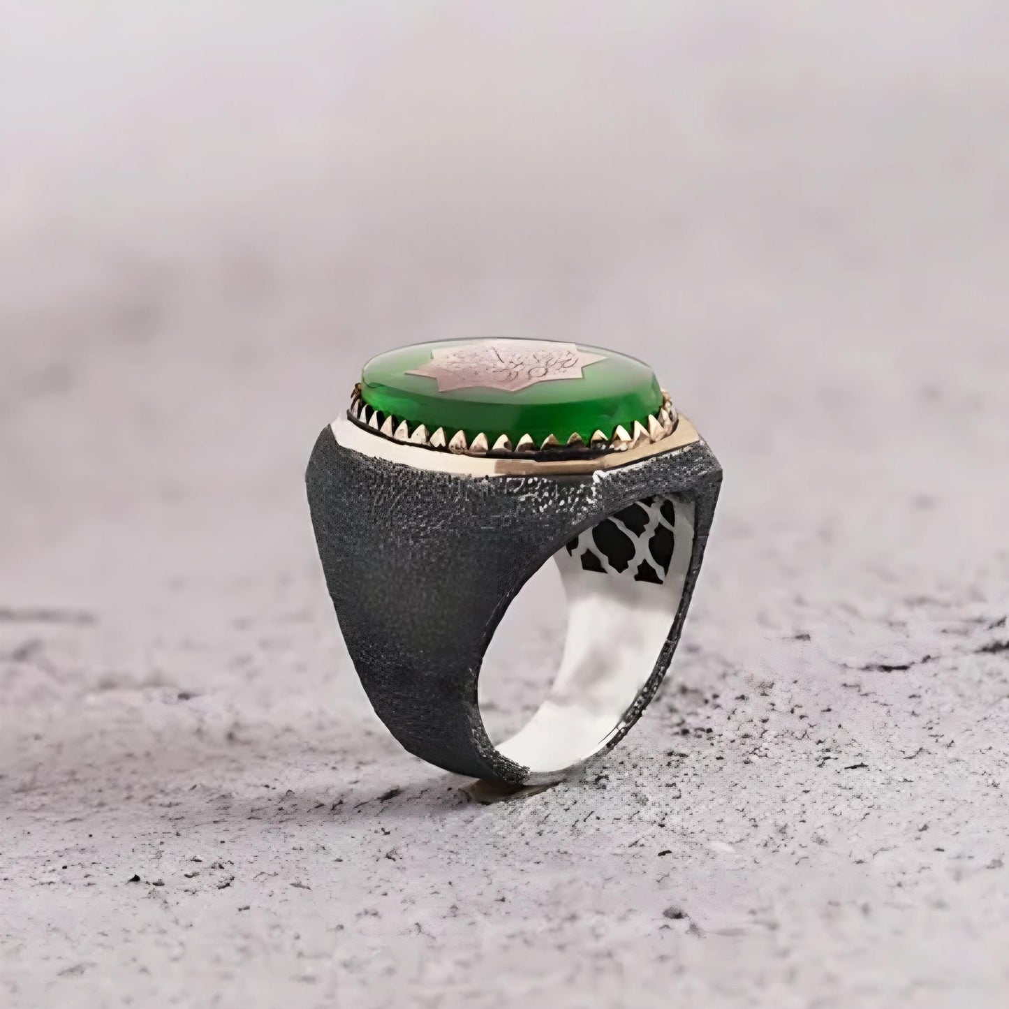 Shahada-Ring mit graviertem grünem Bernstein: Sandgestrahltes 925er Sterlingsilber, islamischer Schmuck