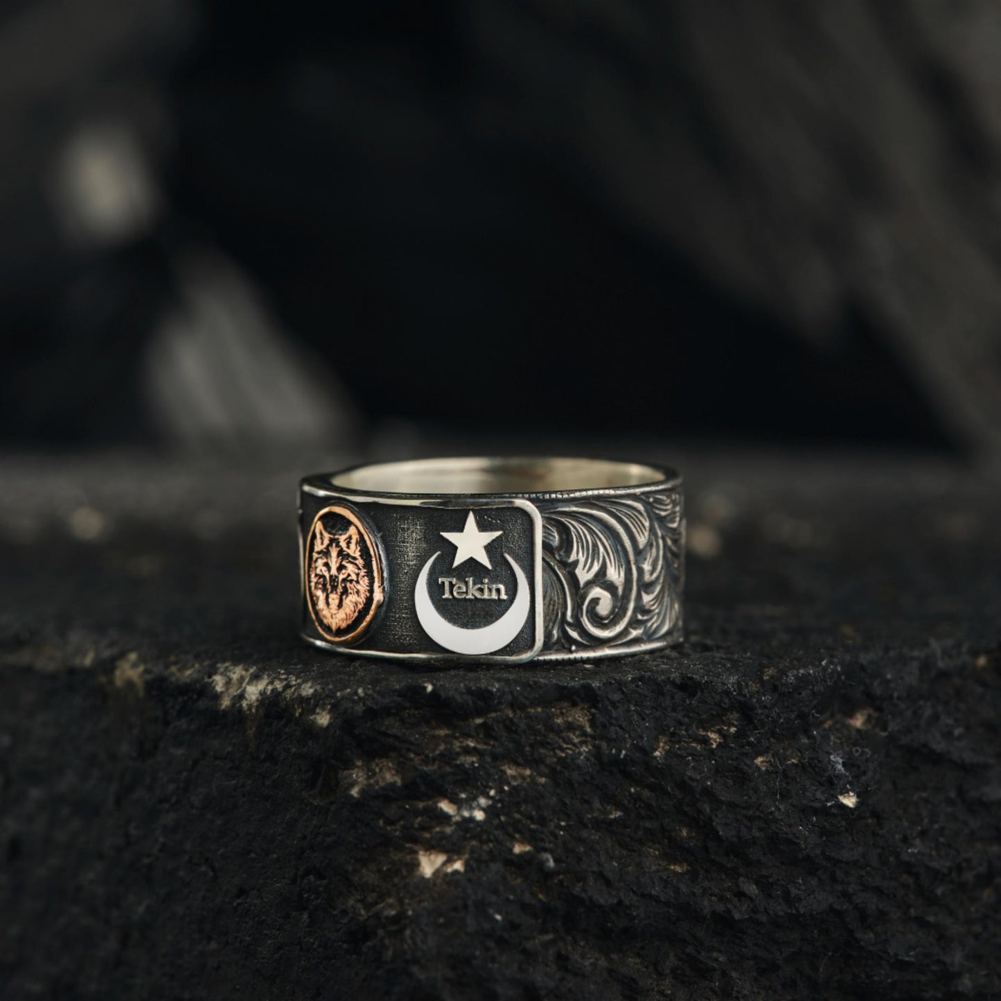 Wolfsring aus Sterlingsilber mit Halbmond und Stern – Individuelle Namensgravur von Bozkurt Design