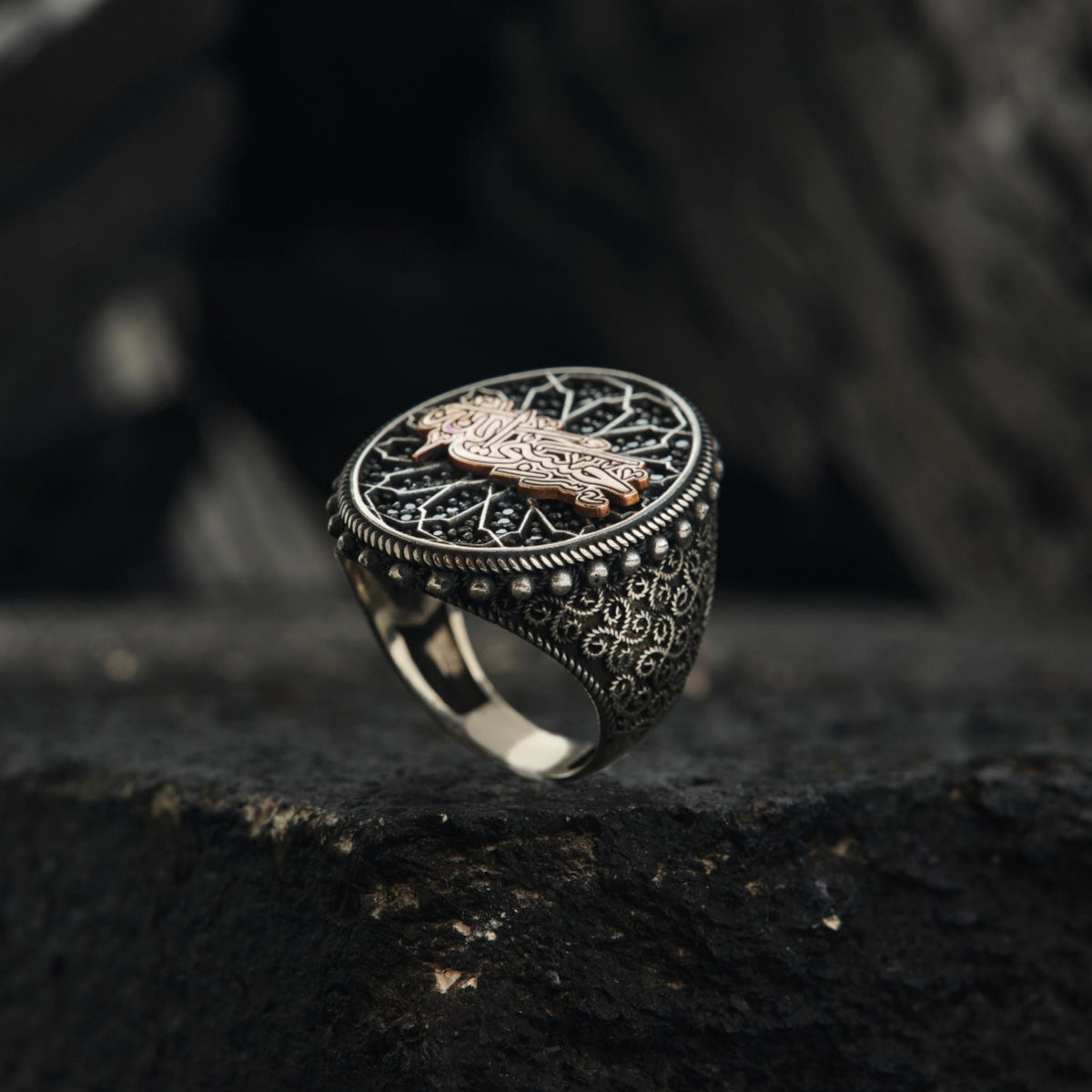Hasbiyallah ring with black micro stones and Seljuk motifs – view 4