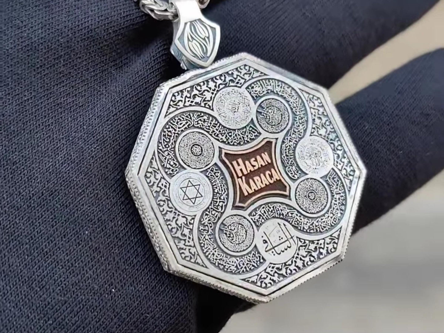 Islamic Protection Medallion Necklace – 925 Silver | Personalized