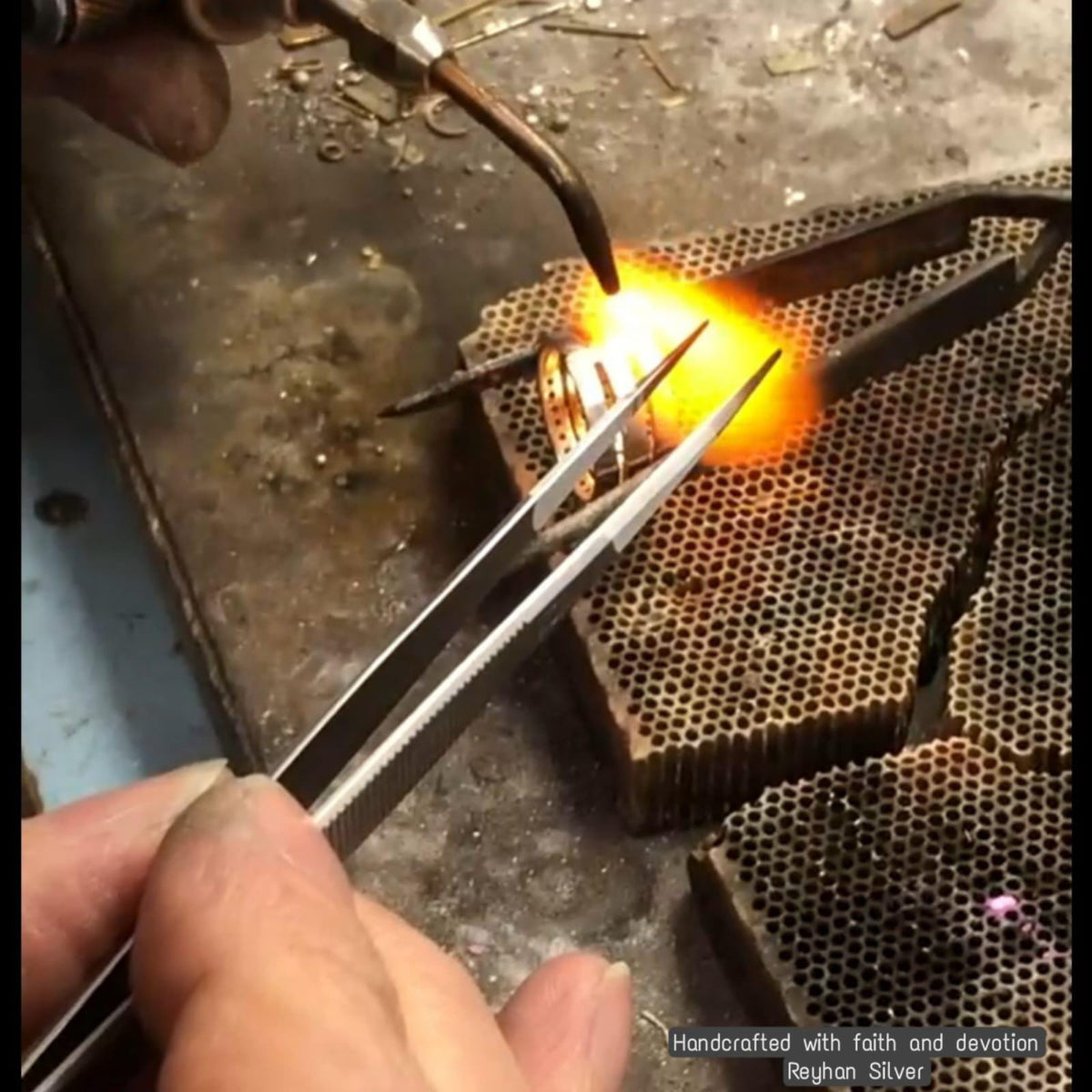 Double-sided crescent star and tughra medallion necklace – view 5