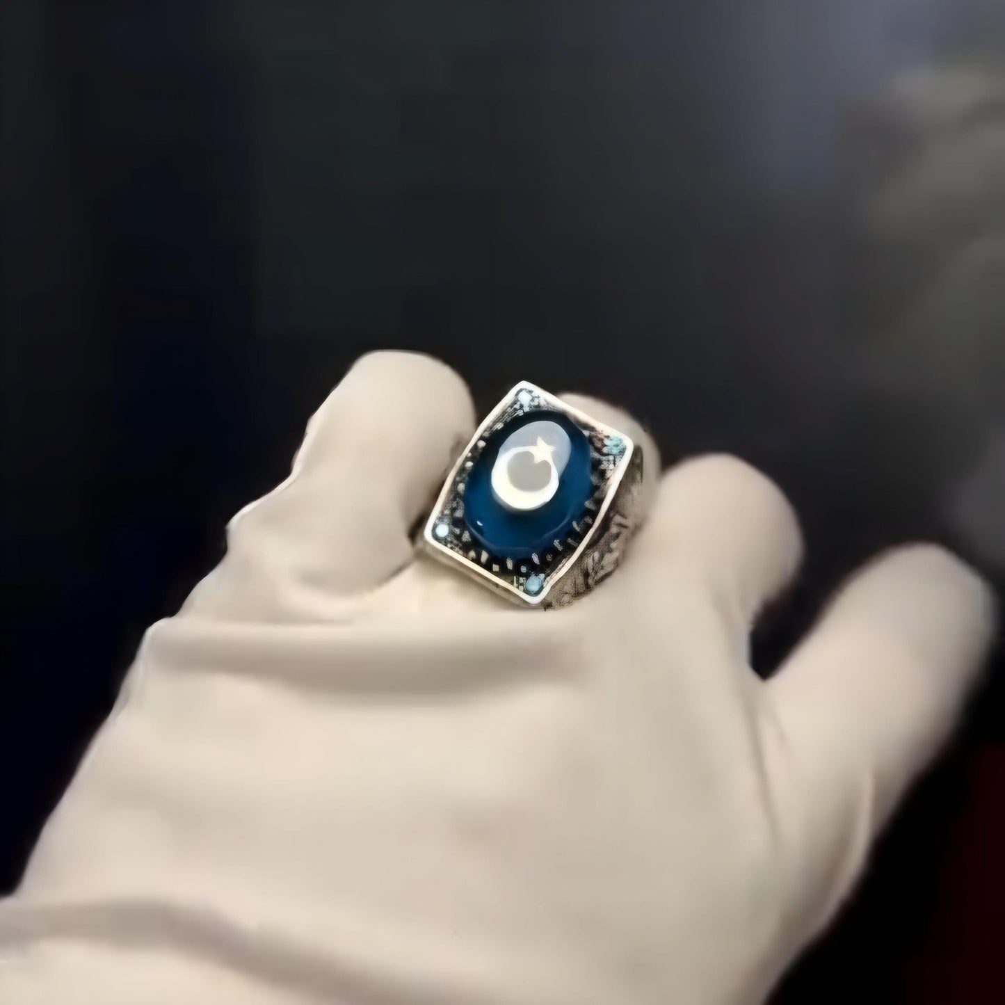 Ring aus Sterlingsilber mit blauem Bernstein: Türkischer Schmuck im Wolfsstil