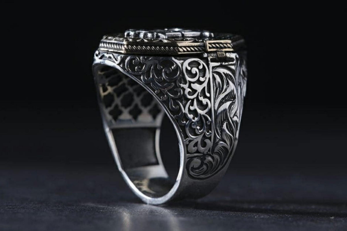 Covered letter signet ring – view 3
