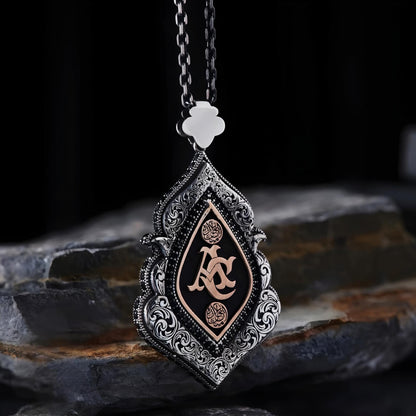 Personalisierte Silberkette mit Initialen – Seldschukenmotiv, schwarzer Zirkon