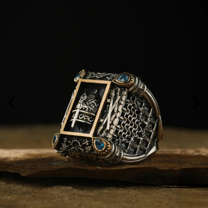 Herrenring aus Sterlingsilber mit Eroberungshelm-Motiv – Sammlerstück im osmanischen Design
