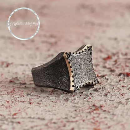 Handgefertigter Ring aus Sterlingsilber mit islamischer Kalligrafie – Esma-ül Hüsna Design