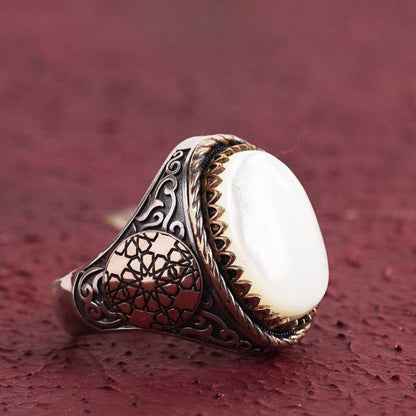 Ovaler Ring aus Sterlingsilber mit Perlmutt – handgefertigt und verstellbar