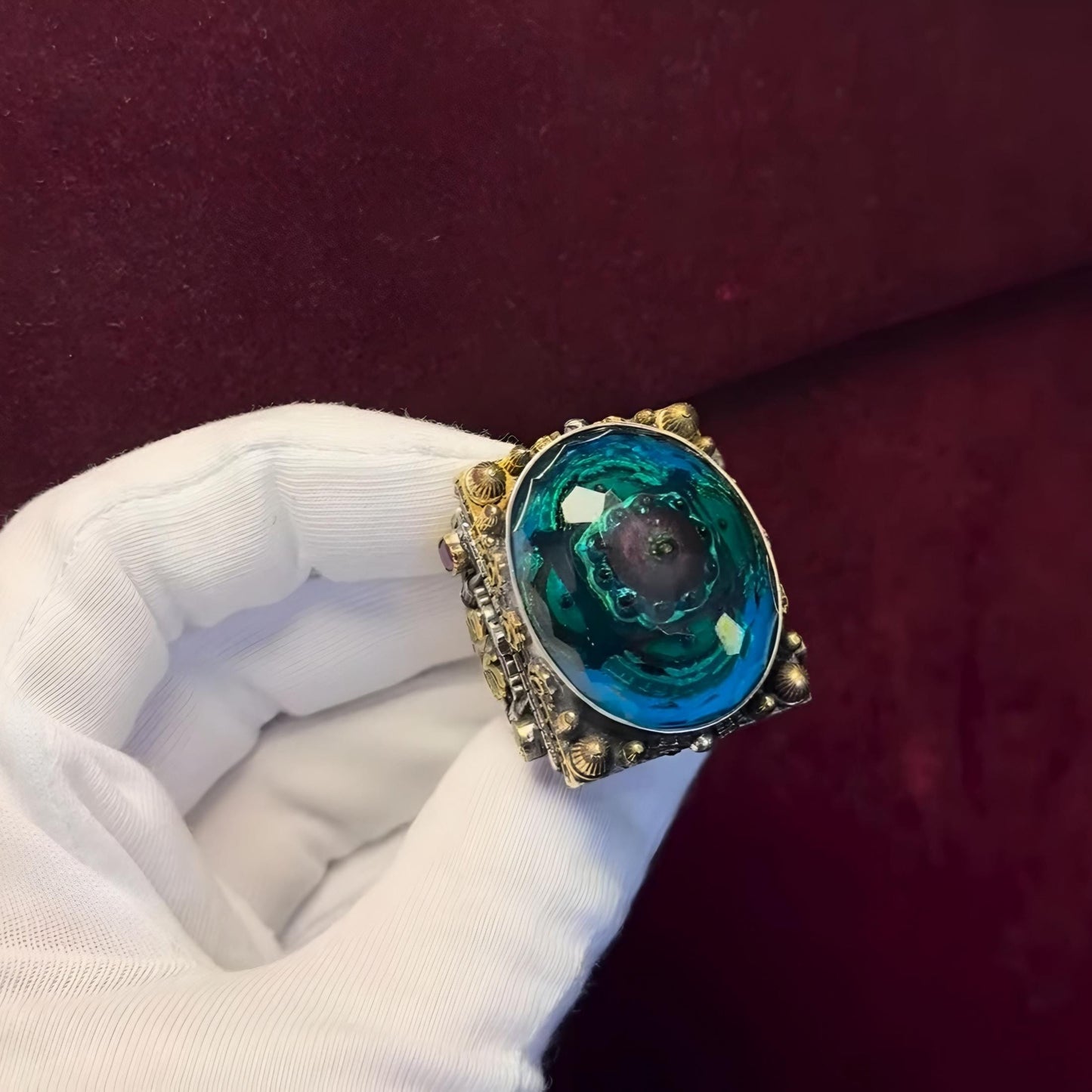 Statement-Ring für Herren, smaragdgrüner, facettierter Stein, handgefertigter Silberring, Schmuck aus dem Nahen Osten