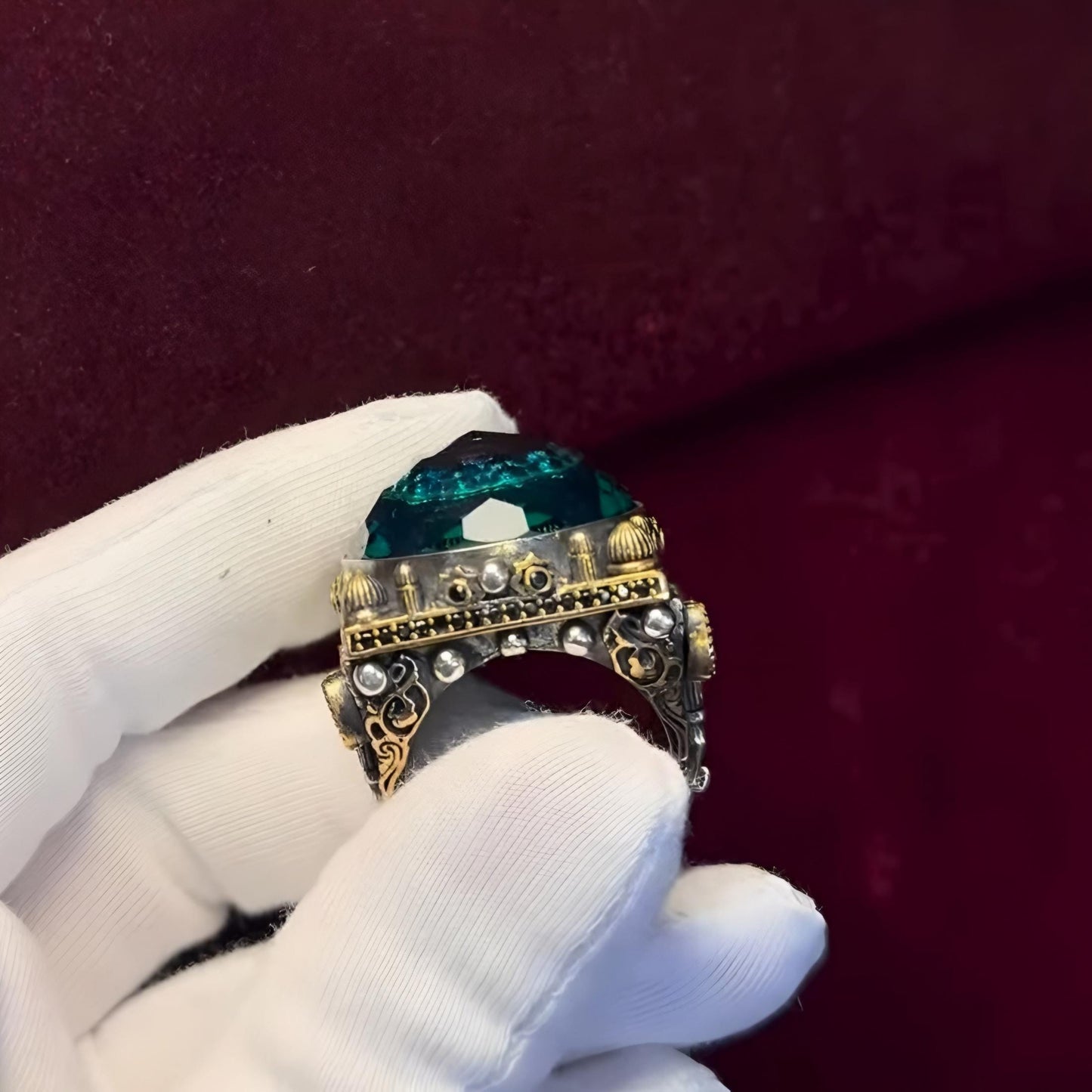 Statement-Ring für Herren, smaragdgrüner, facettierter Stein, handgefertigter Silberring, Schmuck aus dem Nahen Osten
