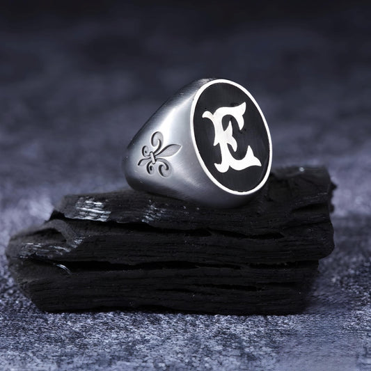 Engraved initial men's ring on black in 925 sterling silver