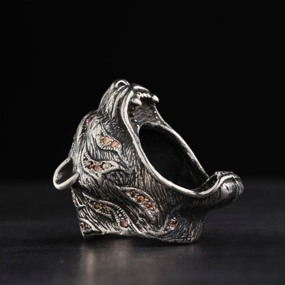 Panther head ring with red zircon eyes in 925 sterling silver