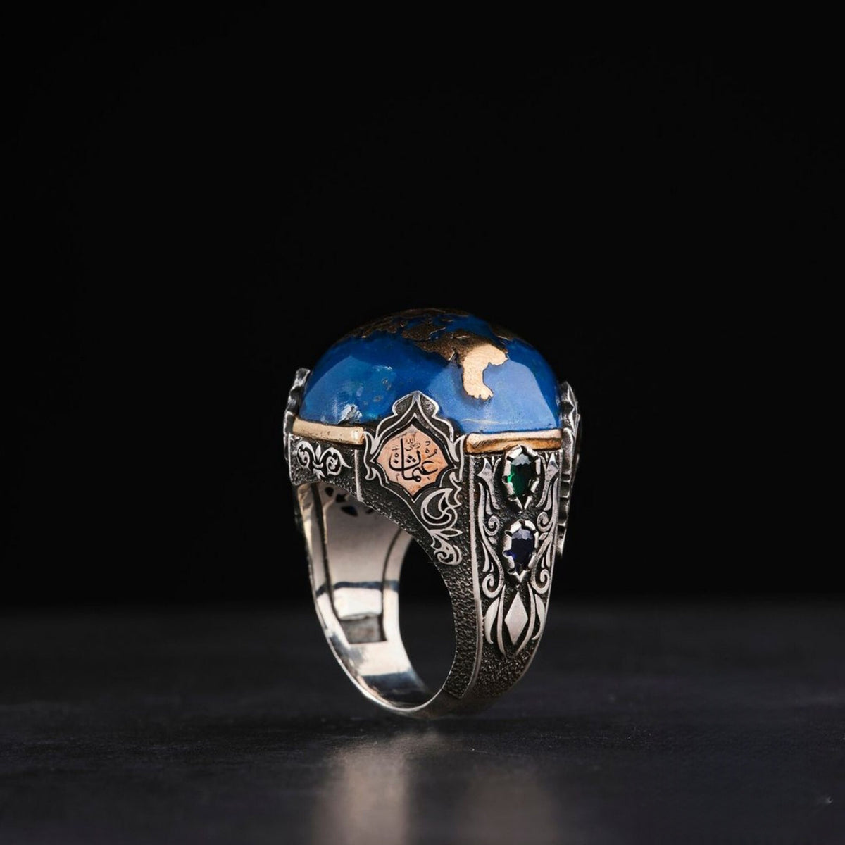 Red Apple World Map Ring Four Angels – view 4